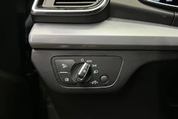 harmaa Audi Q5 2023 kuva 25.