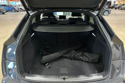 harmaa Audi Q5 2023 kuva 26.