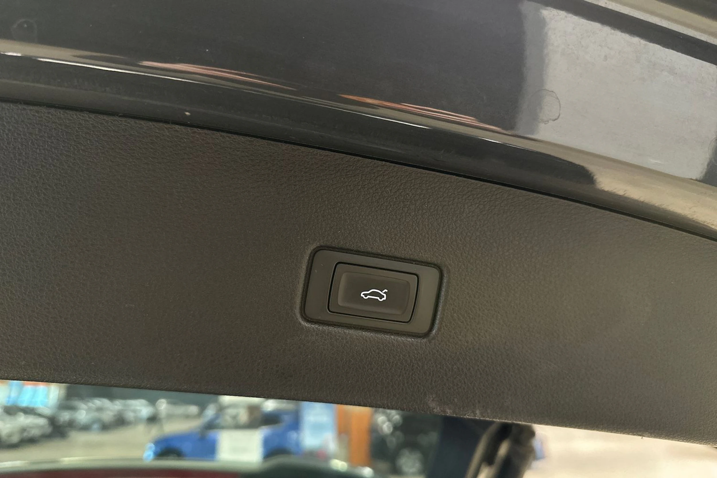 harmaa Audi Q5 2023 kuva 29.