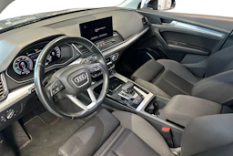 musta Audi Q5 2023 kuva 3.