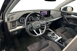 musta Audi Q5 2023 kuva 6.