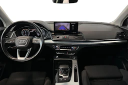 musta Audi Q5 2023 kuva 7.