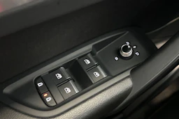 musta Audi Q5 2023 kuva 15.