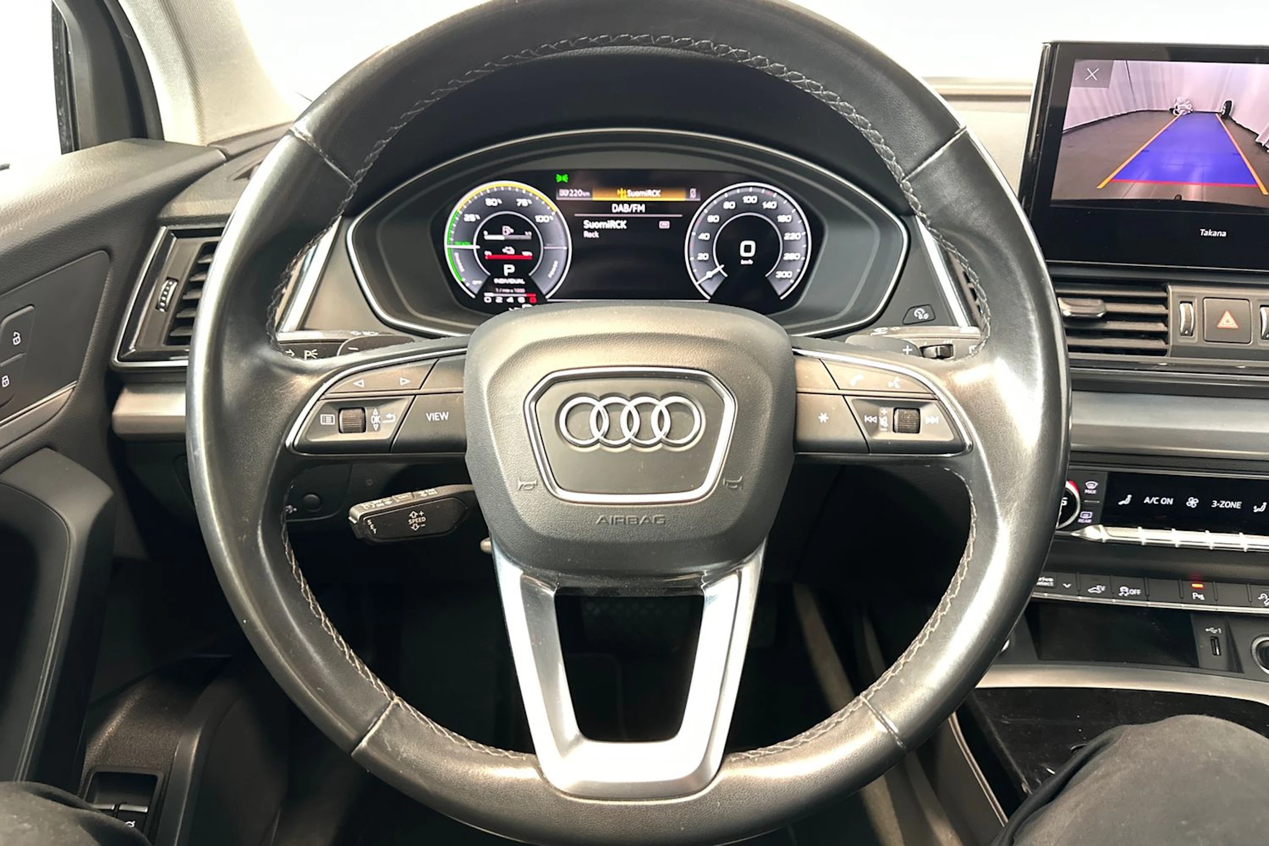 musta Audi Q5 2023 kuva 17.