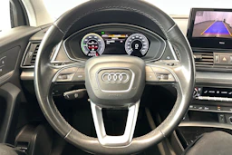 musta Audi Q5 2023 kuva 17.