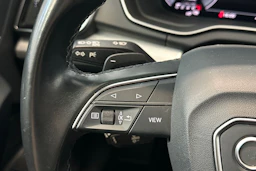 musta Audi Q5 2023 kuva 18.