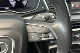 musta Audi Q5 2023 kuva 19.
