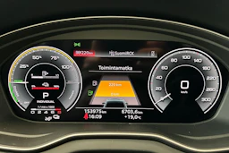musta Audi Q5 2023 kuva 21.