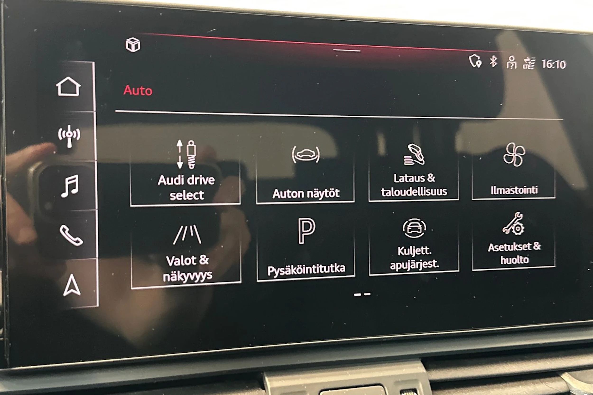 musta Audi Q5 2023 kuva 23.