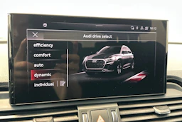 musta Audi Q5 2023 kuva 30.