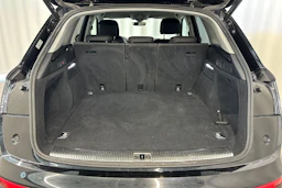 musta Audi Q5 2023 kuva 32.