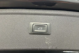 musta Audi Q5 2023 kuva 33.