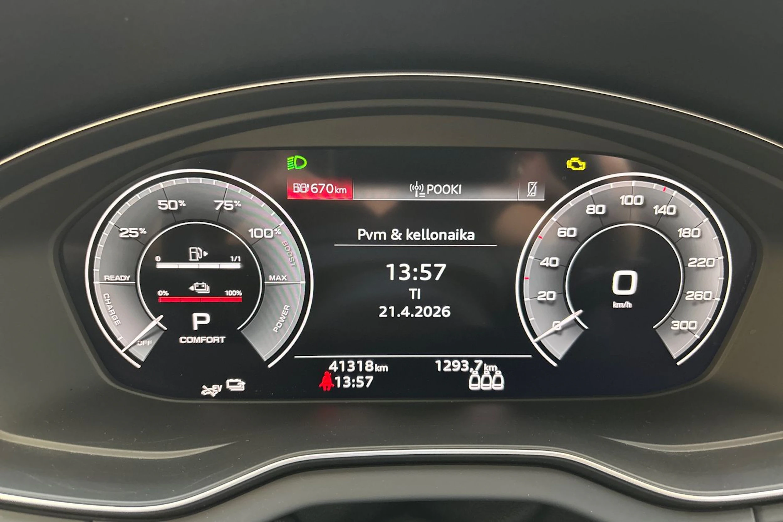 Punainen Audi Q5 2023 kuva 20.