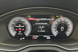 Punainen Audi Q5 2023 kuva 20.