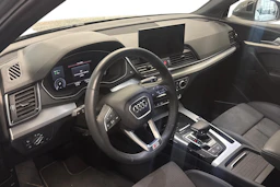 harmaa Audi Q5 2023 kuva 3.