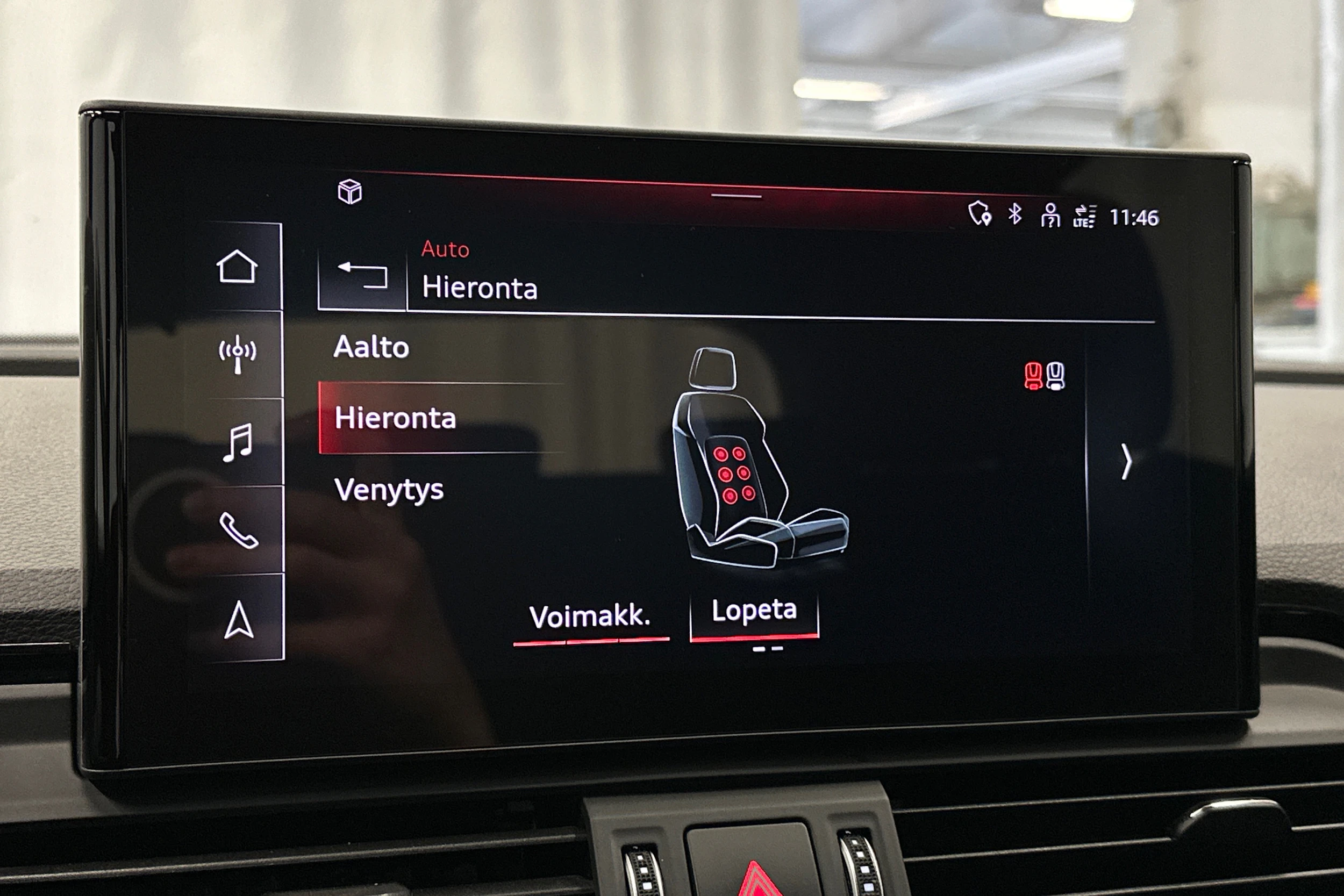 harmaa Audi Q5 2023 kuva 30.