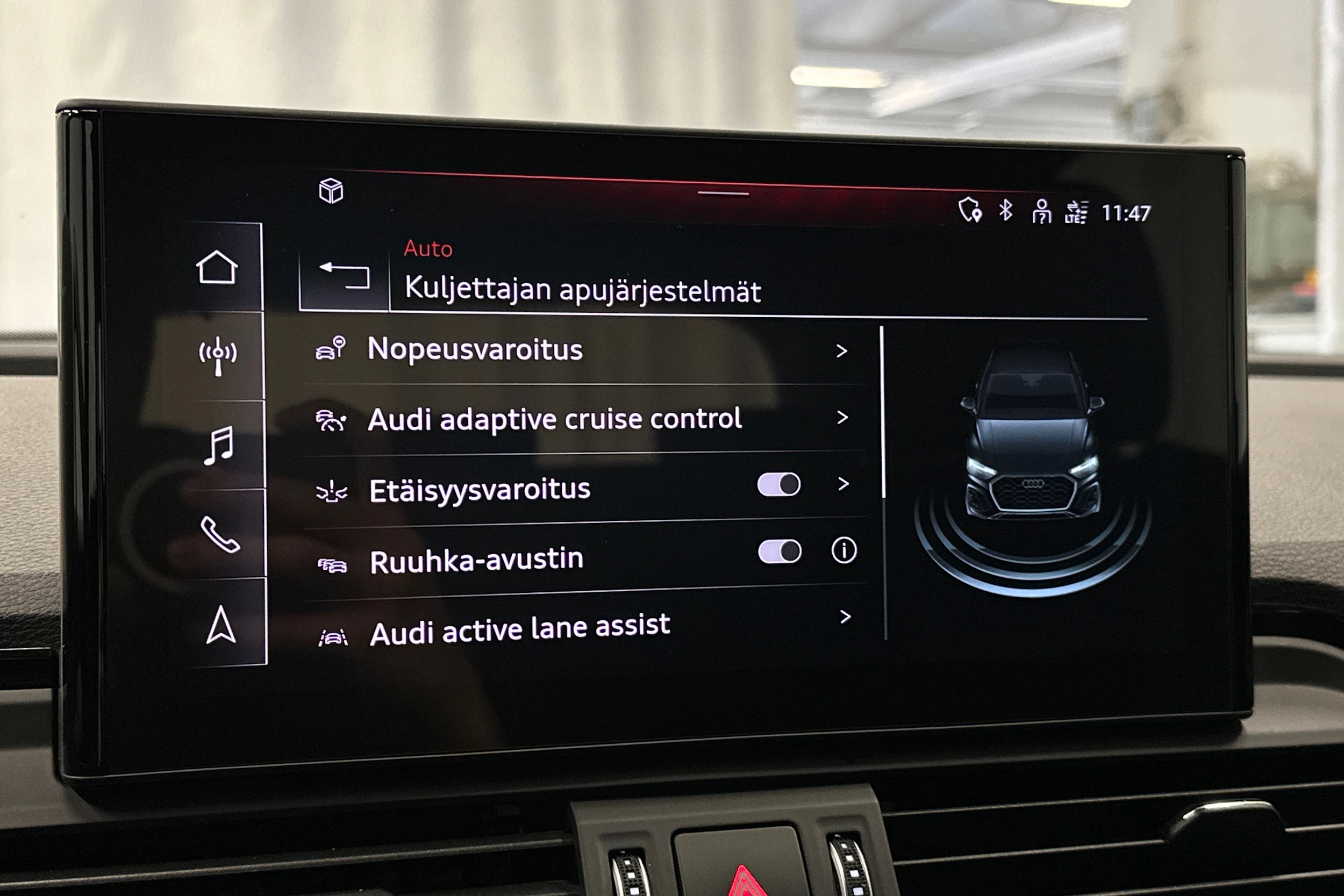 harmaa Audi Q5 2023 kuva 32.