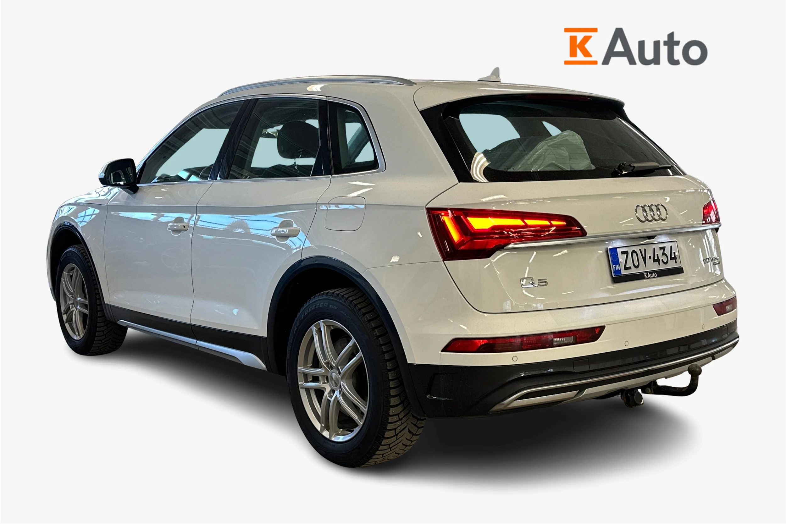 valkoinen Audi Q5 2023 kuva 2.