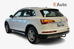 valkoinen Audi Q5 2023 kuva 2.