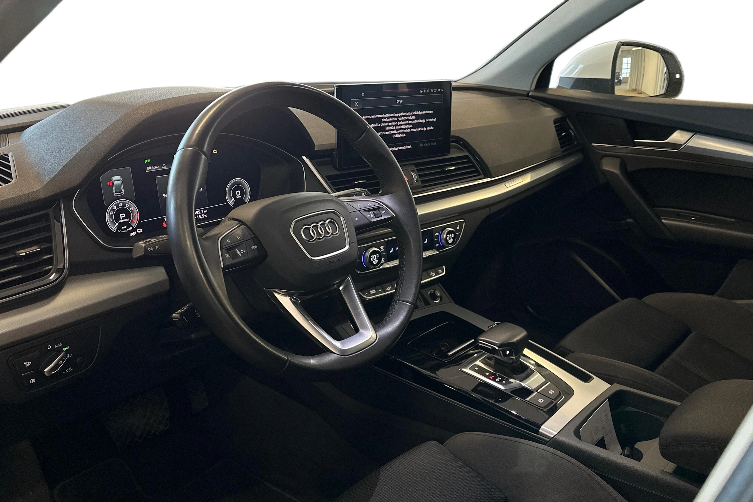 valkoinen Audi Q5 2023 kuva 3.