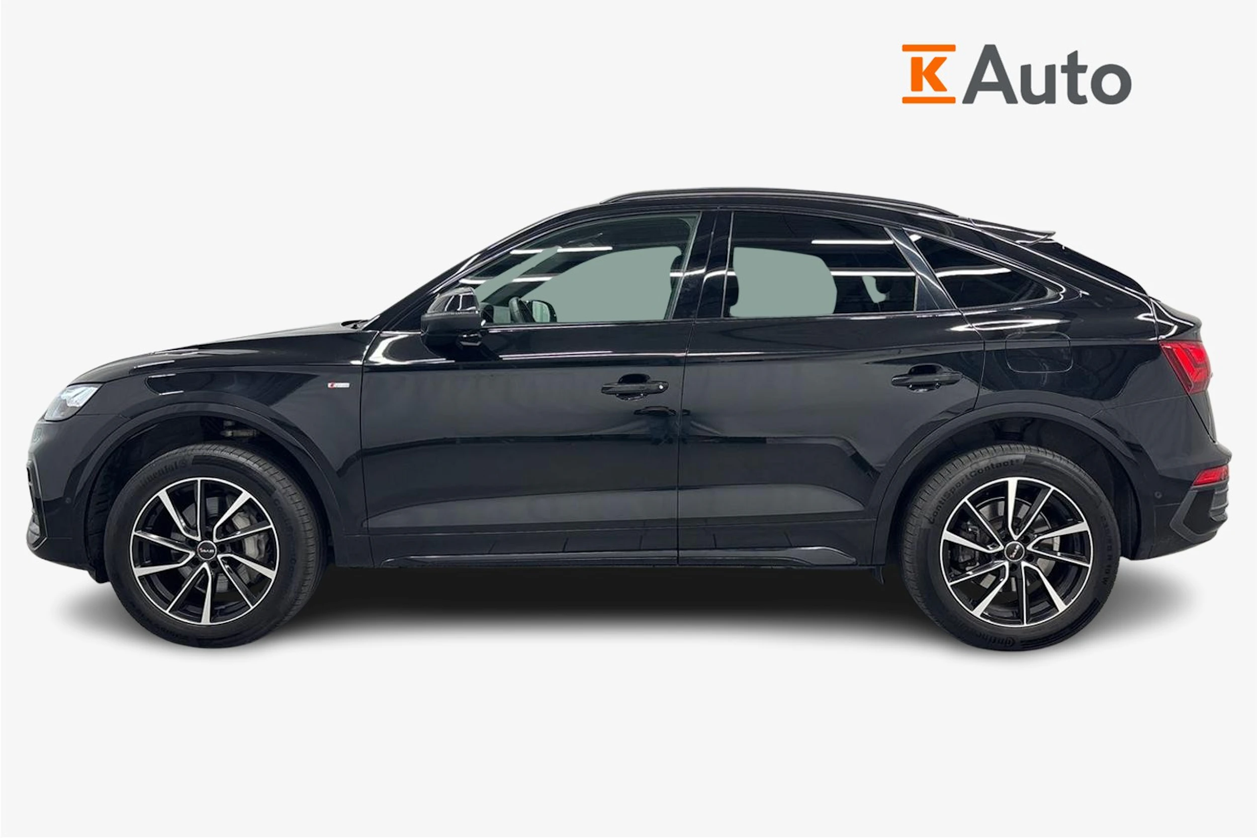 musta Audi Q5 2023 kuva 5.