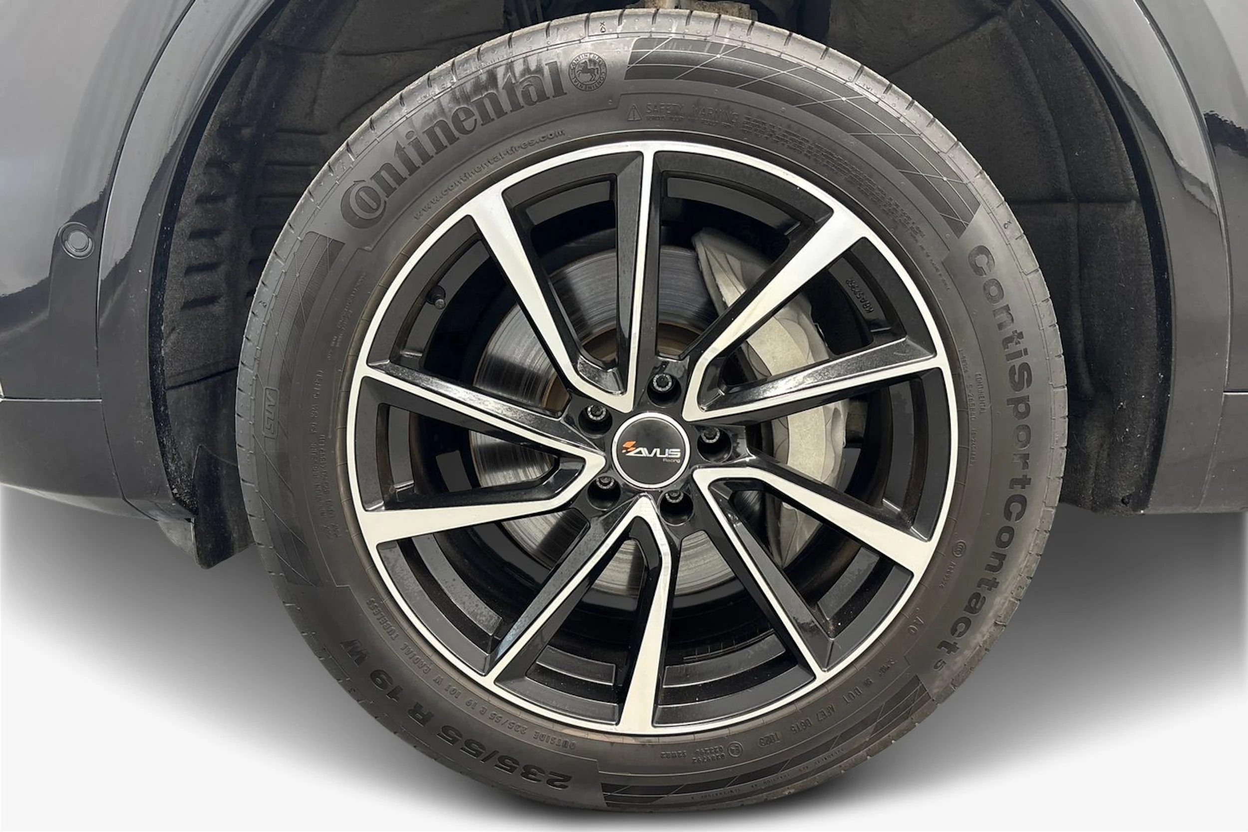 musta Audi Q5 2023 kuva 9.
