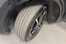 musta Audi Q5 2023 kuva 10.