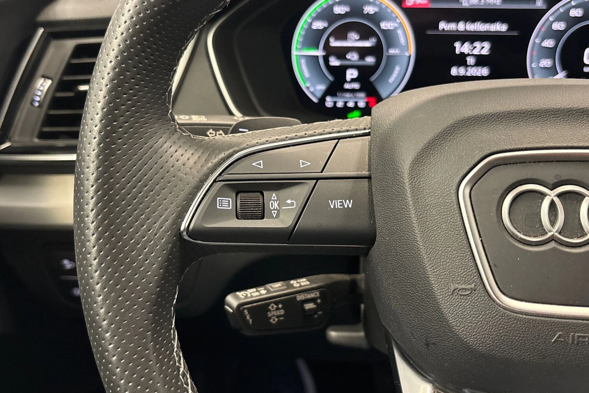 musta Audi Q5 2023 kuva 19.
