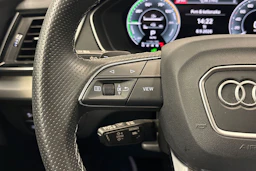 musta Audi Q5 2023 kuva 19.