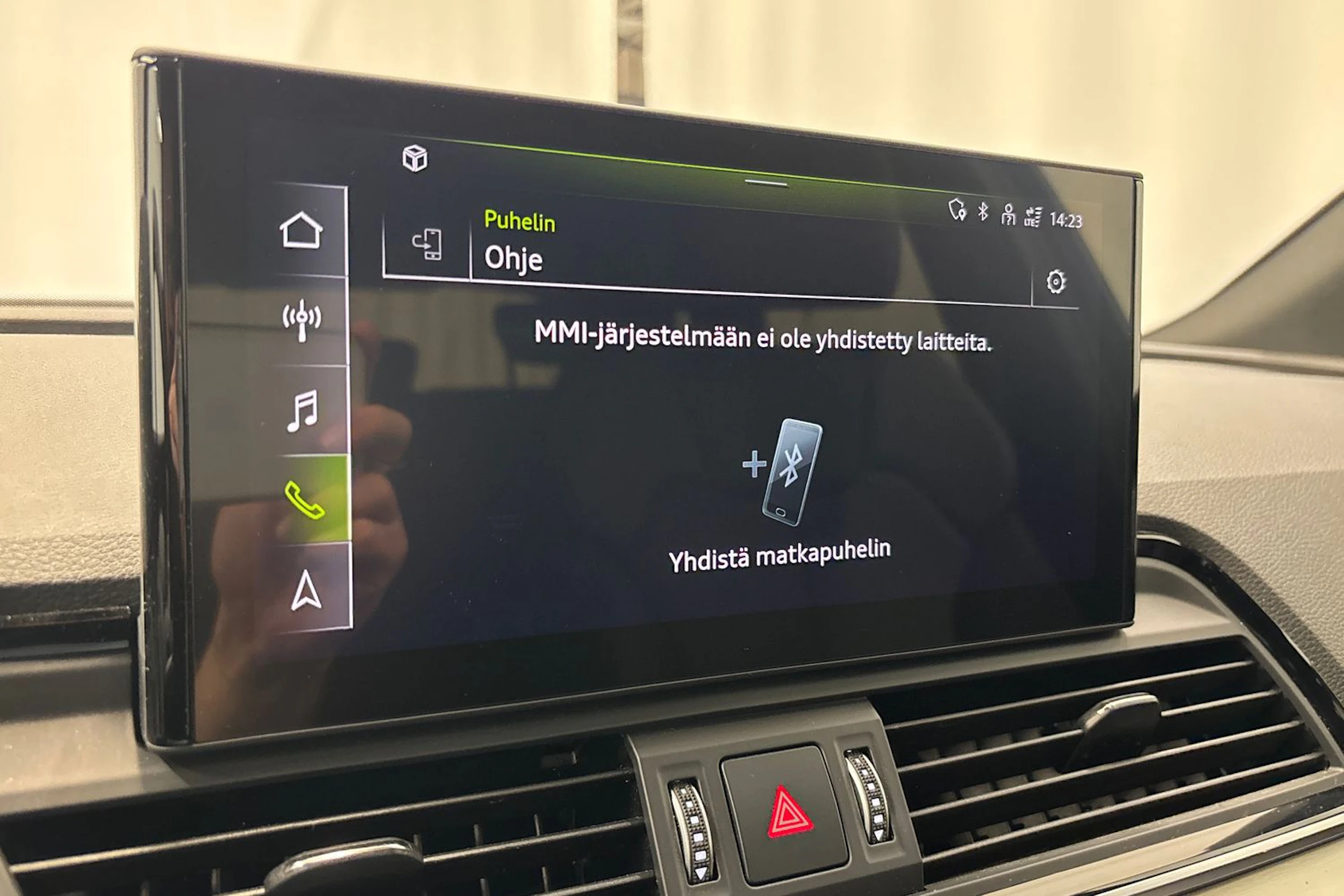 musta Audi Q5 2023 kuva 21.