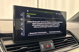 musta Audi Q5 2023 kuva 22.