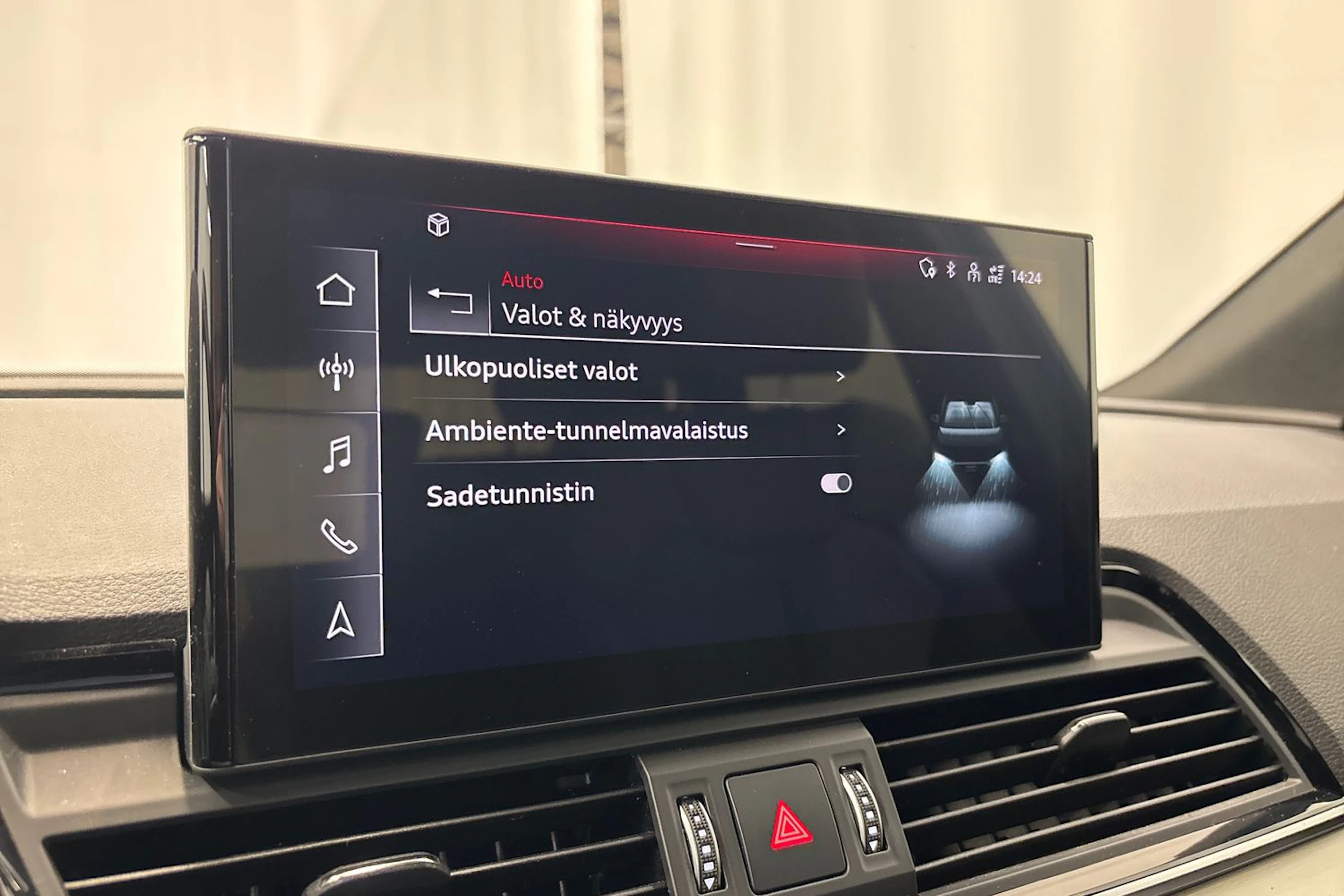 musta Audi Q5 2023 kuva 24.