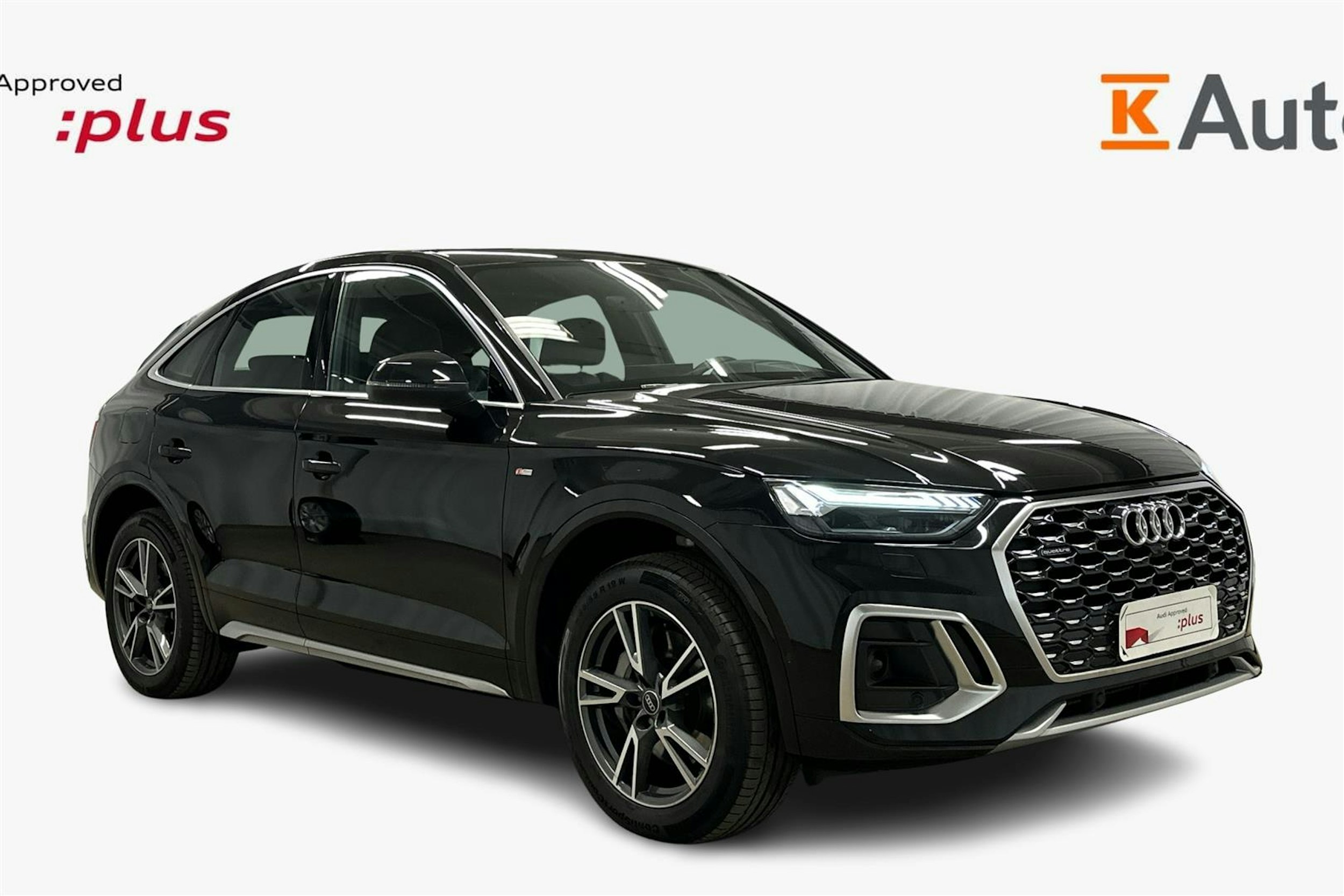 musta Audi Q5 2024 kuva 1.