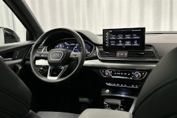 musta Audi Q5 2024 kuva 8.