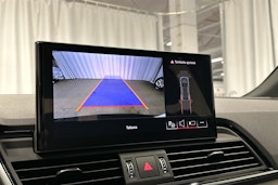 musta Audi Q5 2024 kuva 15.