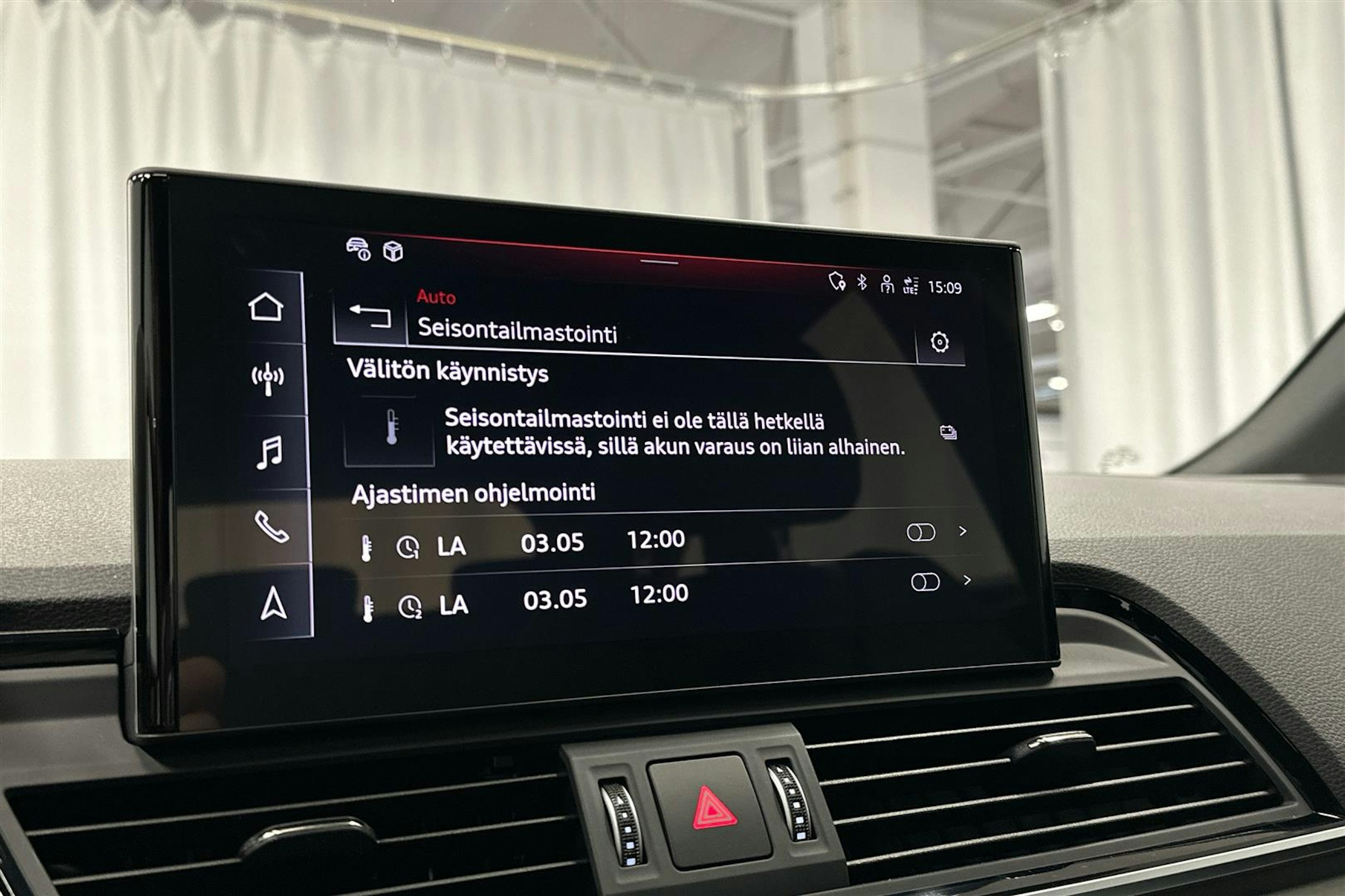 musta Audi Q5 2024 kuva 17.