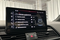 musta Audi Q5 2024 kuva 19.