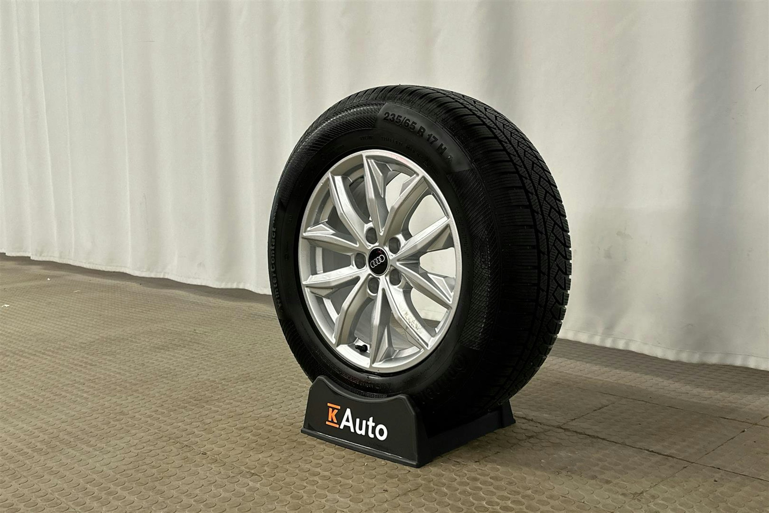 musta Audi Q5 2024 kuva 31.