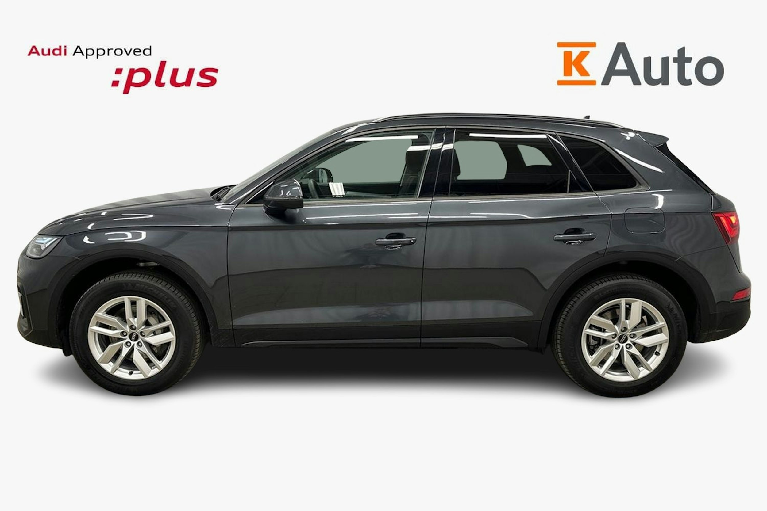 harmaa Audi Q5 2024 kuva 6.