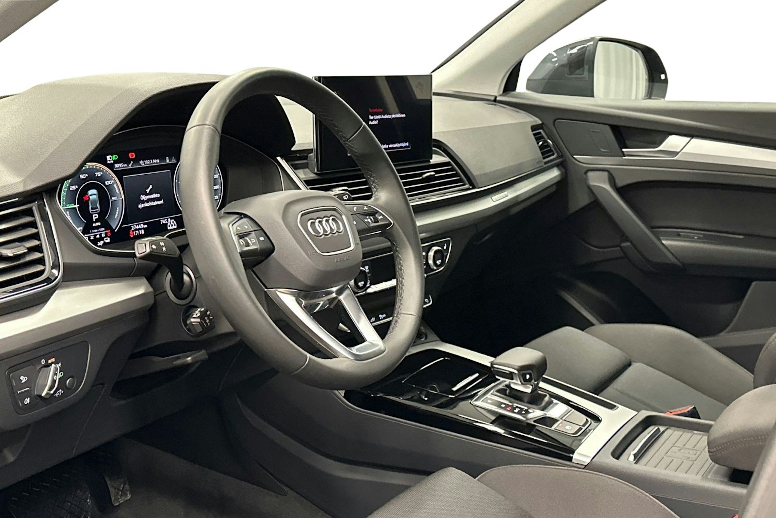 harmaa Audi Q5 2024 kuva 7.