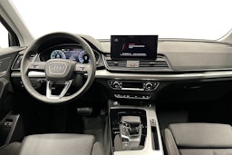 harmaa Audi Q5 2024 kuva 9.