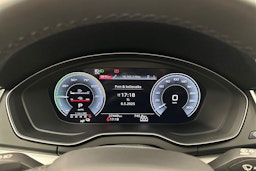 harmaa Audi Q5 2024 kuva 16.