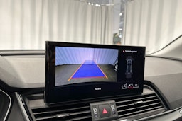 harmaa Audi Q5 2024 kuva 19.