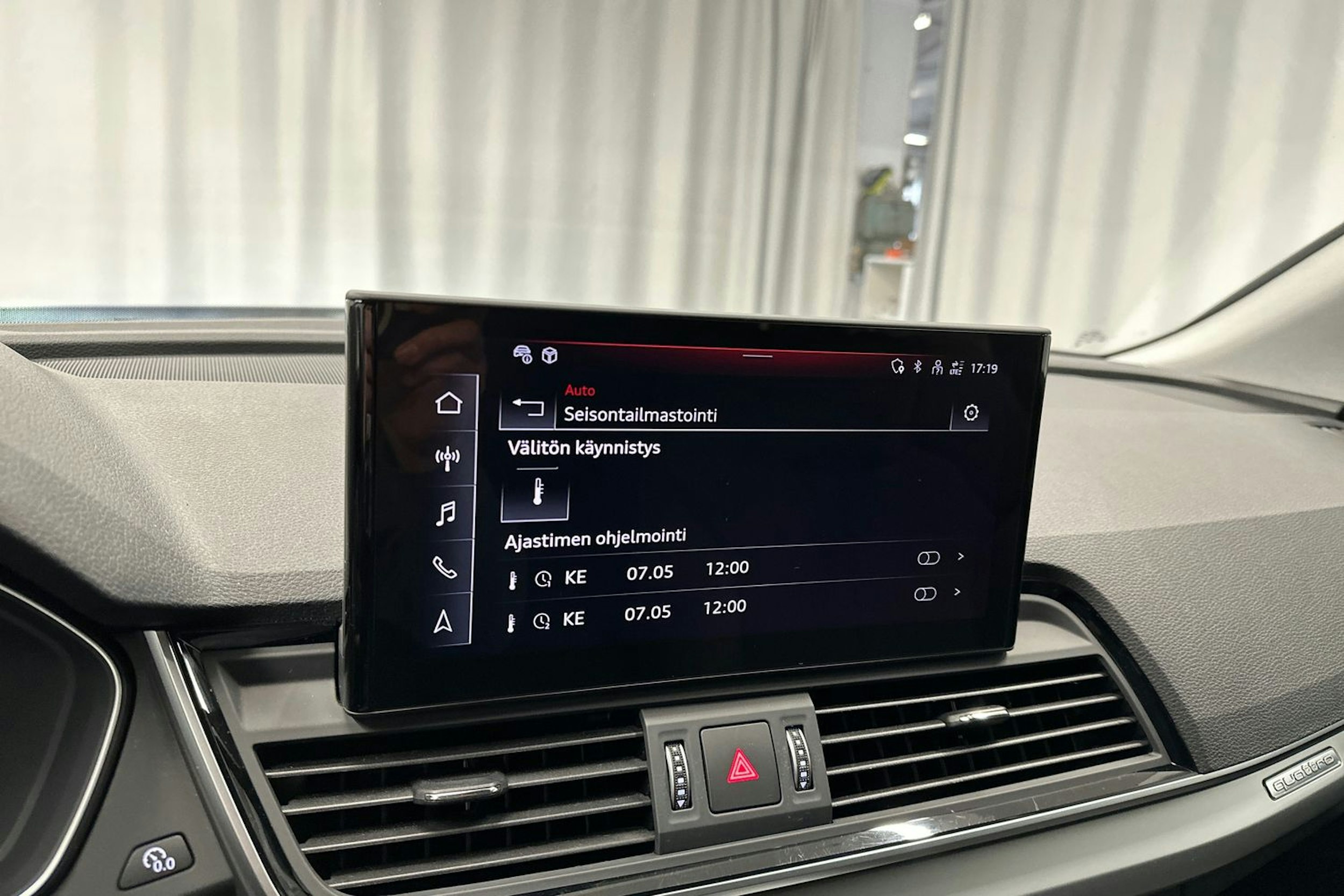 harmaa Audi Q5 2024 kuva 21.