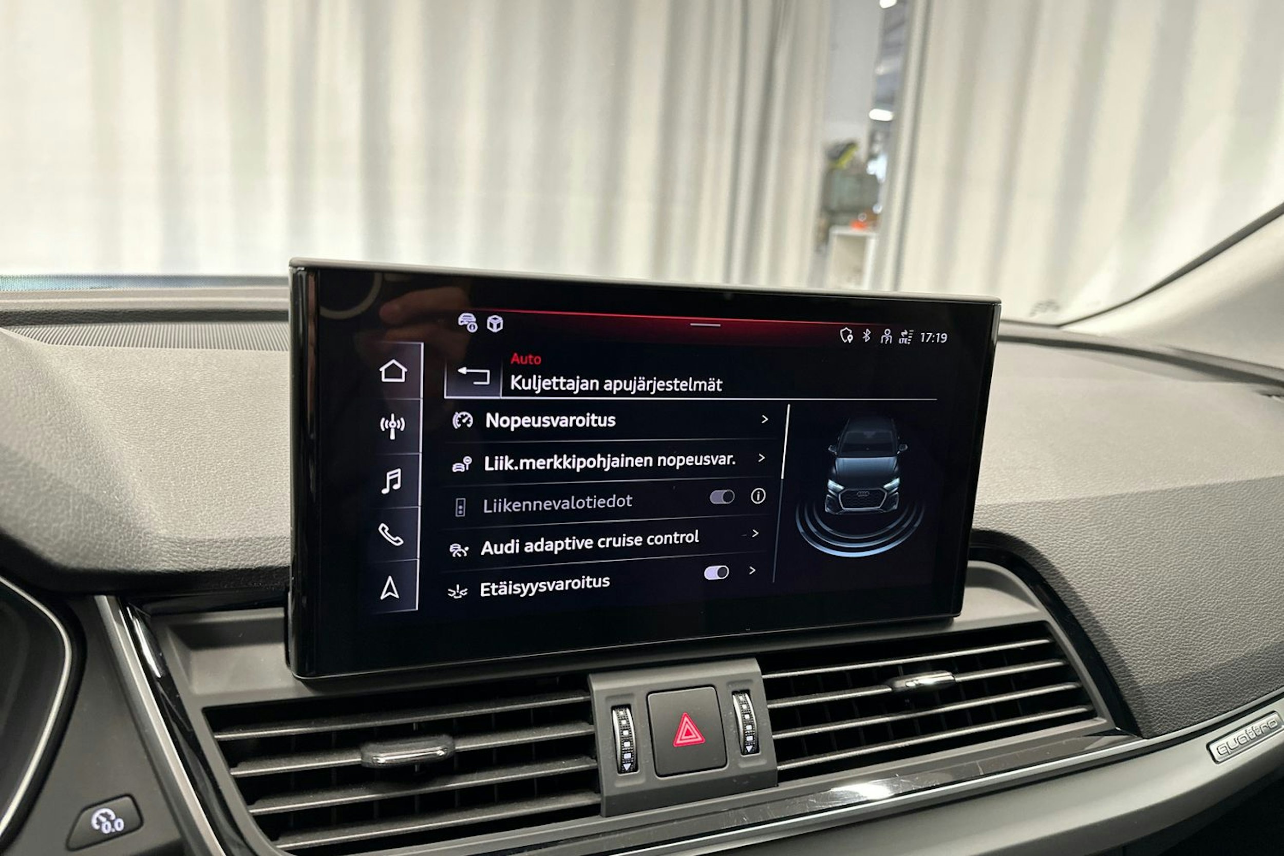 harmaa Audi Q5 2024 kuva 22.