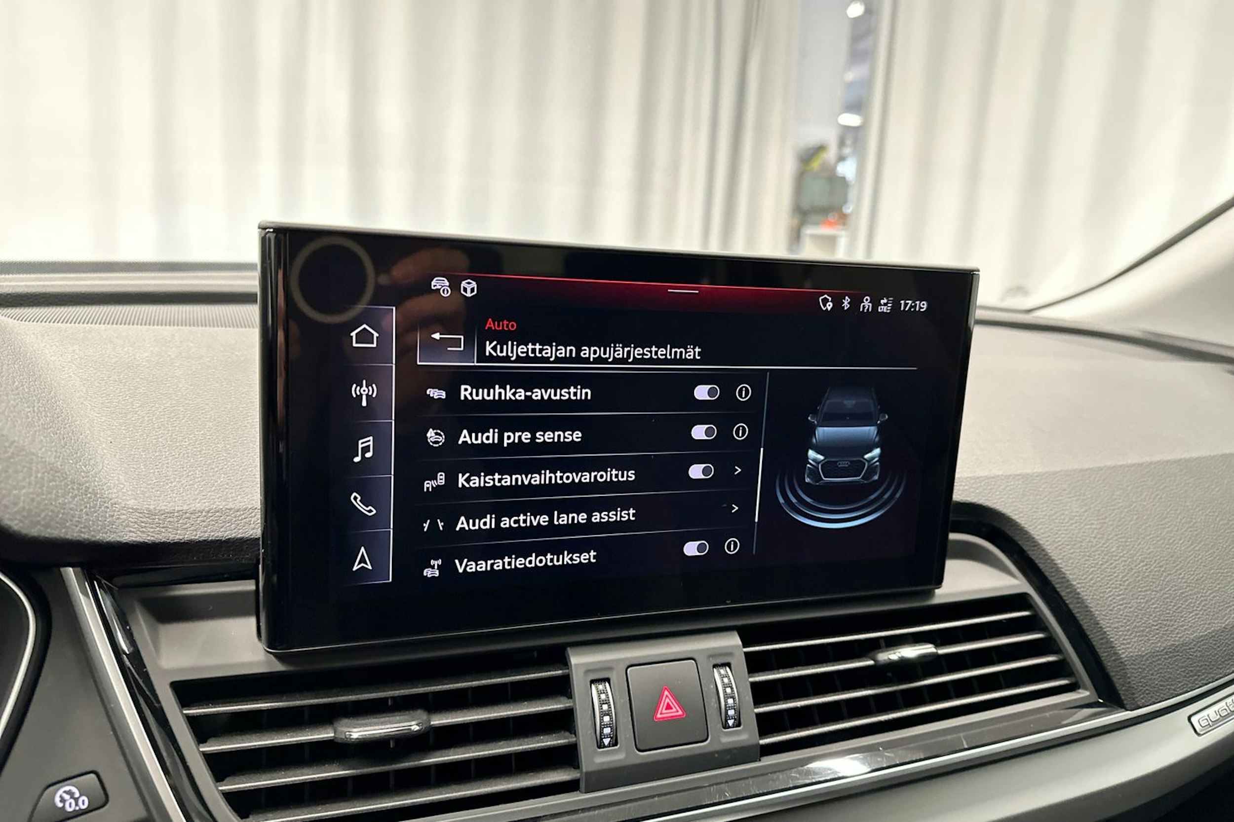 harmaa Audi Q5 2024 kuva 23.