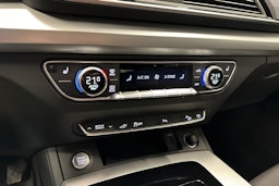 harmaa Audi Q5 2024 kuva 25.