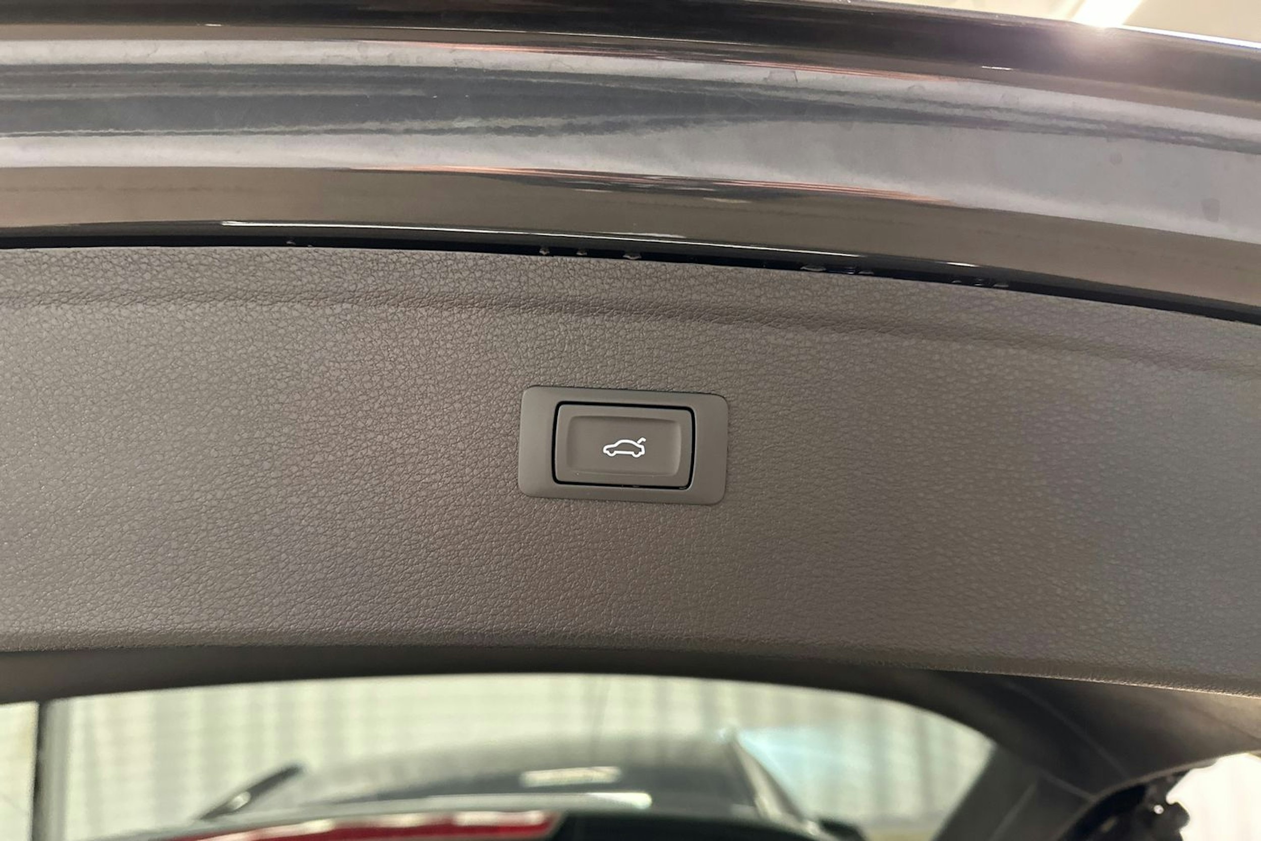 harmaa Audi Q5 2024 kuva 30.