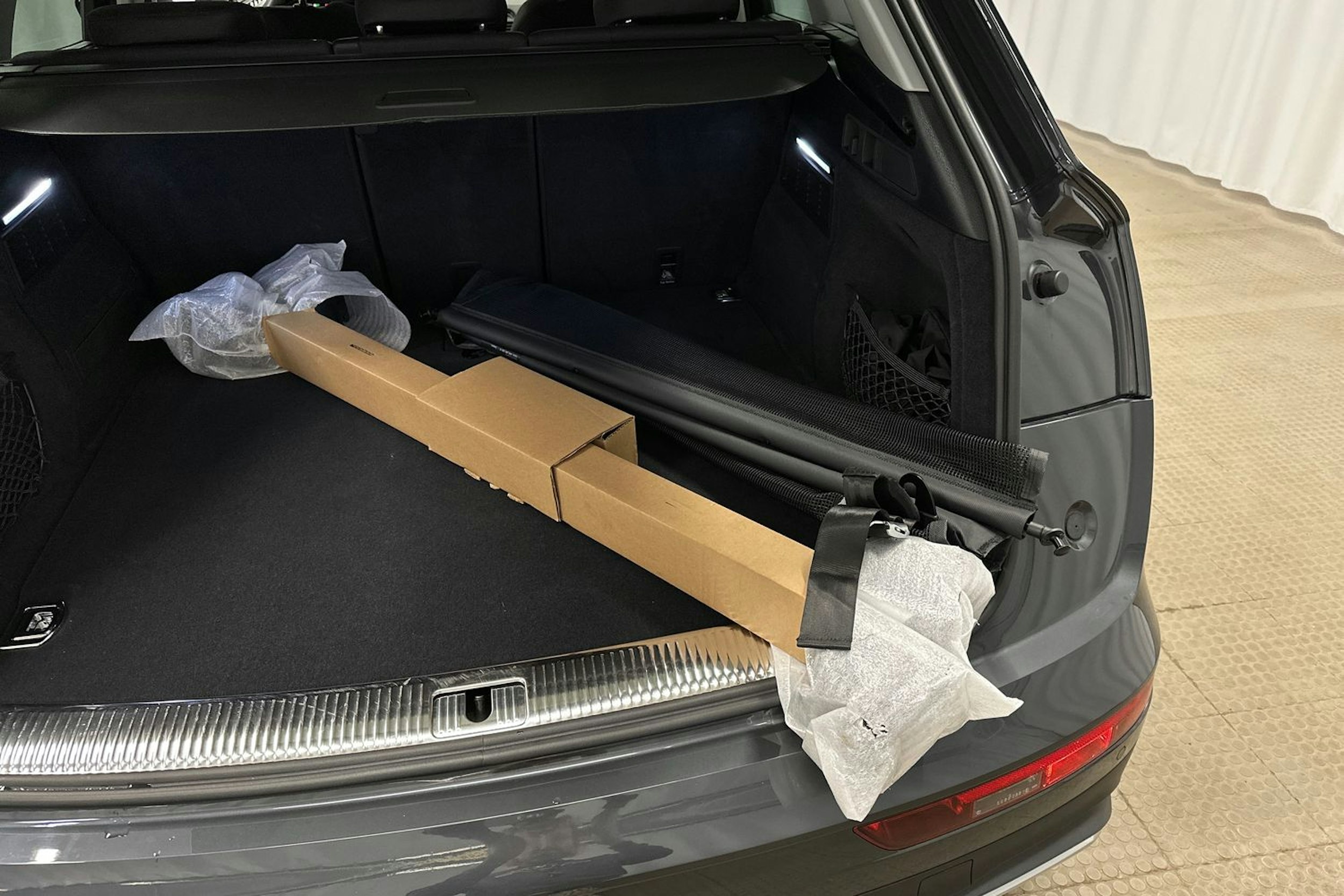 harmaa Audi Q5 2024 kuva 31.