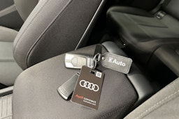 harmaa Audi Q5 2024 kuva 32.